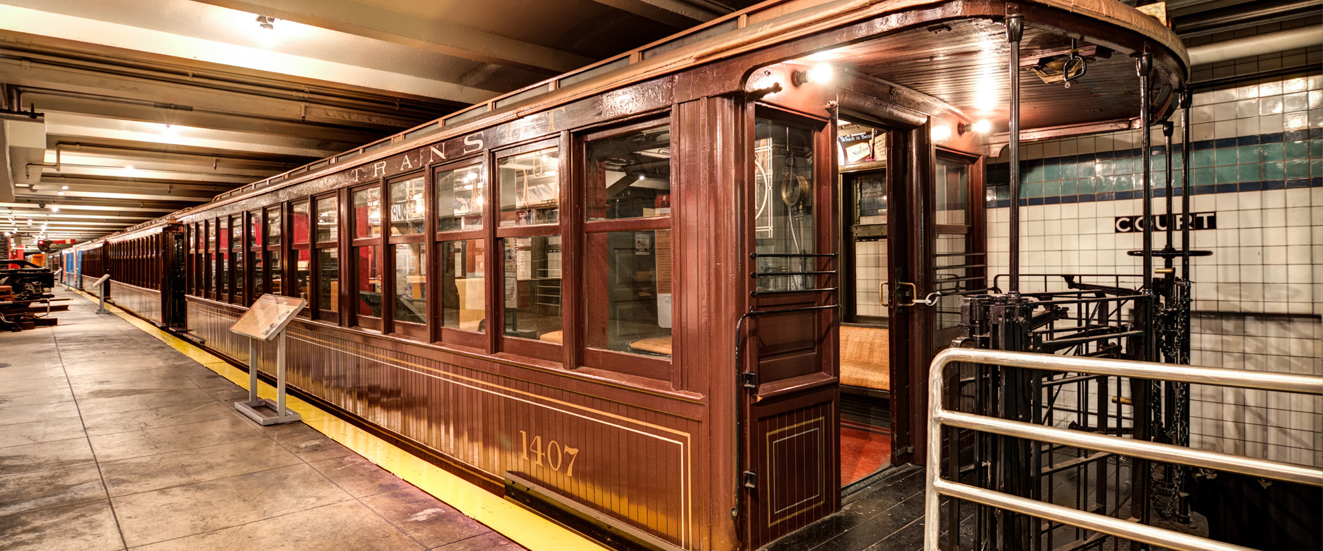 TRANSIT MUSEUM VINTAGE TRAIN