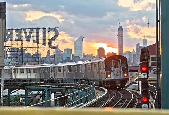 Long Island City, Photo by Patrick Cashin / MTA