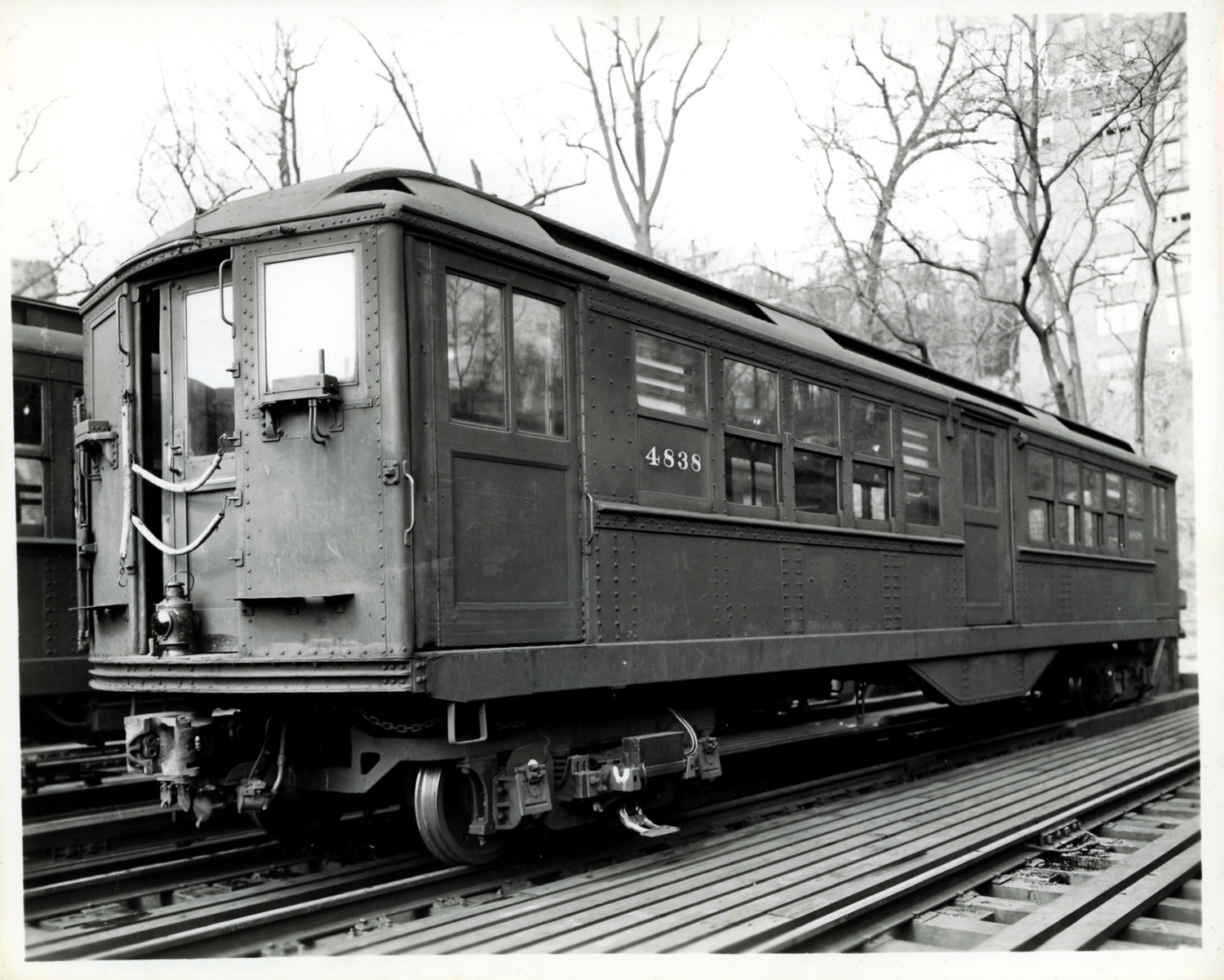 Lo-V Train on tracks. Photo from NYTM Collection.