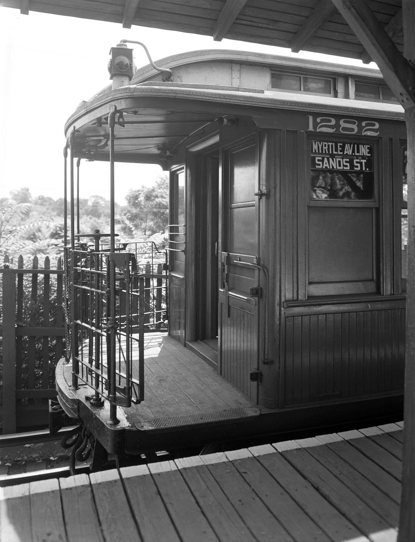 BU Elevated Car on Myrtle Avenue El