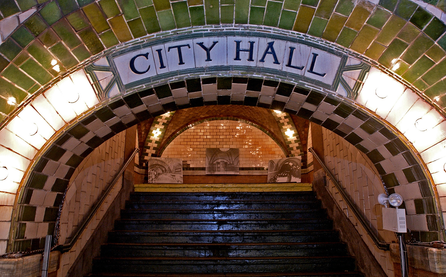 Old City Hall Station entry