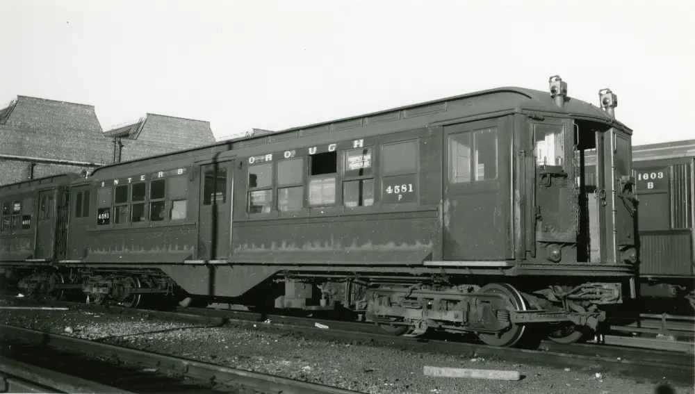 Black and white photo of a Lo-V standard