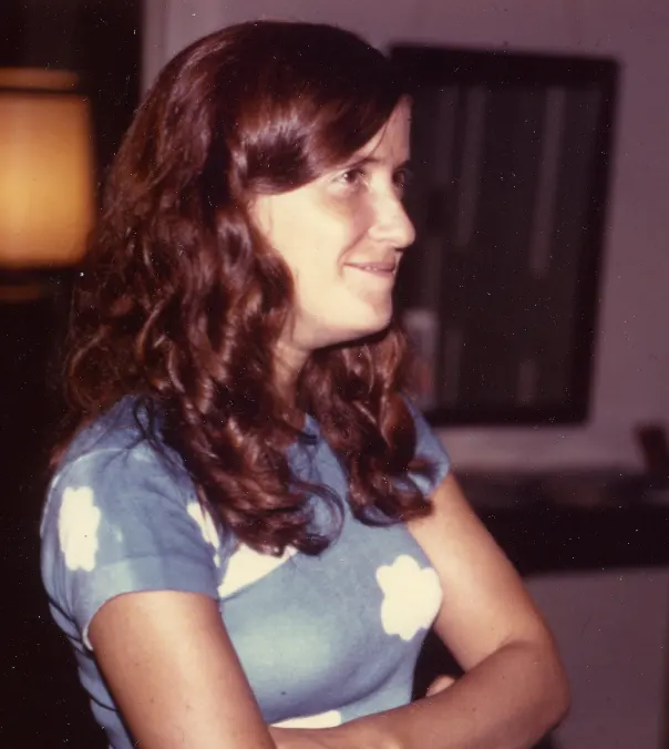 Joan Charysn color headshot