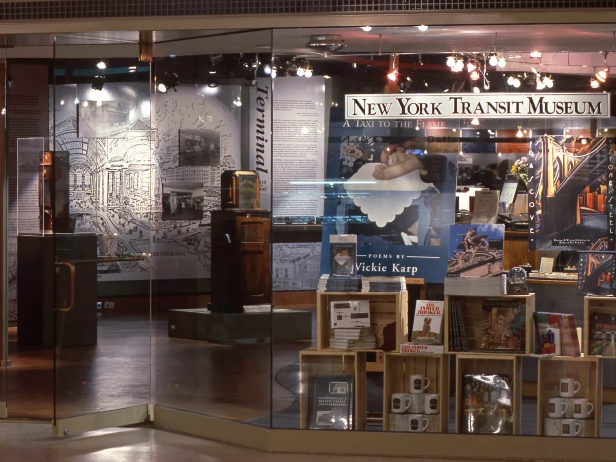 Grand Opening of Gallery & Store at Grand Central 1999 NYTM Institutional Photographs New York Transit Museum