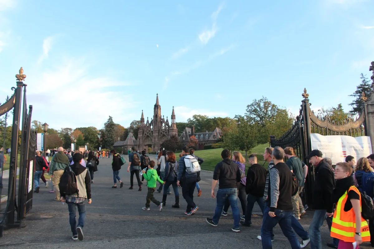 Nostalgia Ride passengers entering Green-Wood Cemetery